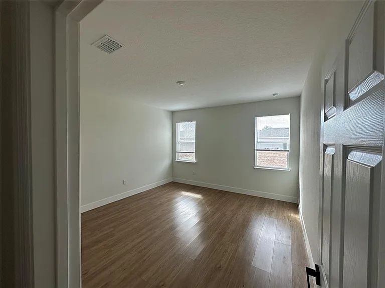 1323 E Derby Dr — Photo 9