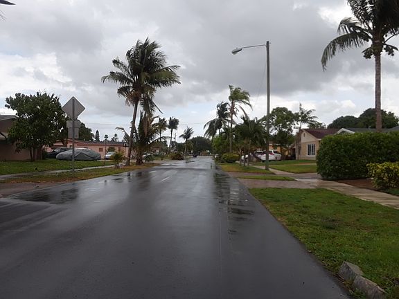 4th image of 460 NE 178th St