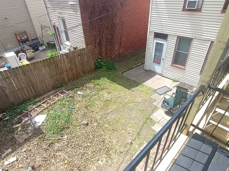 1823 Lowrie St — Photo 14