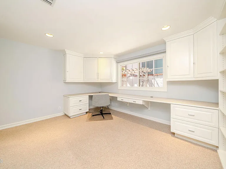 4330 Bel Aire Dr — Photo 24