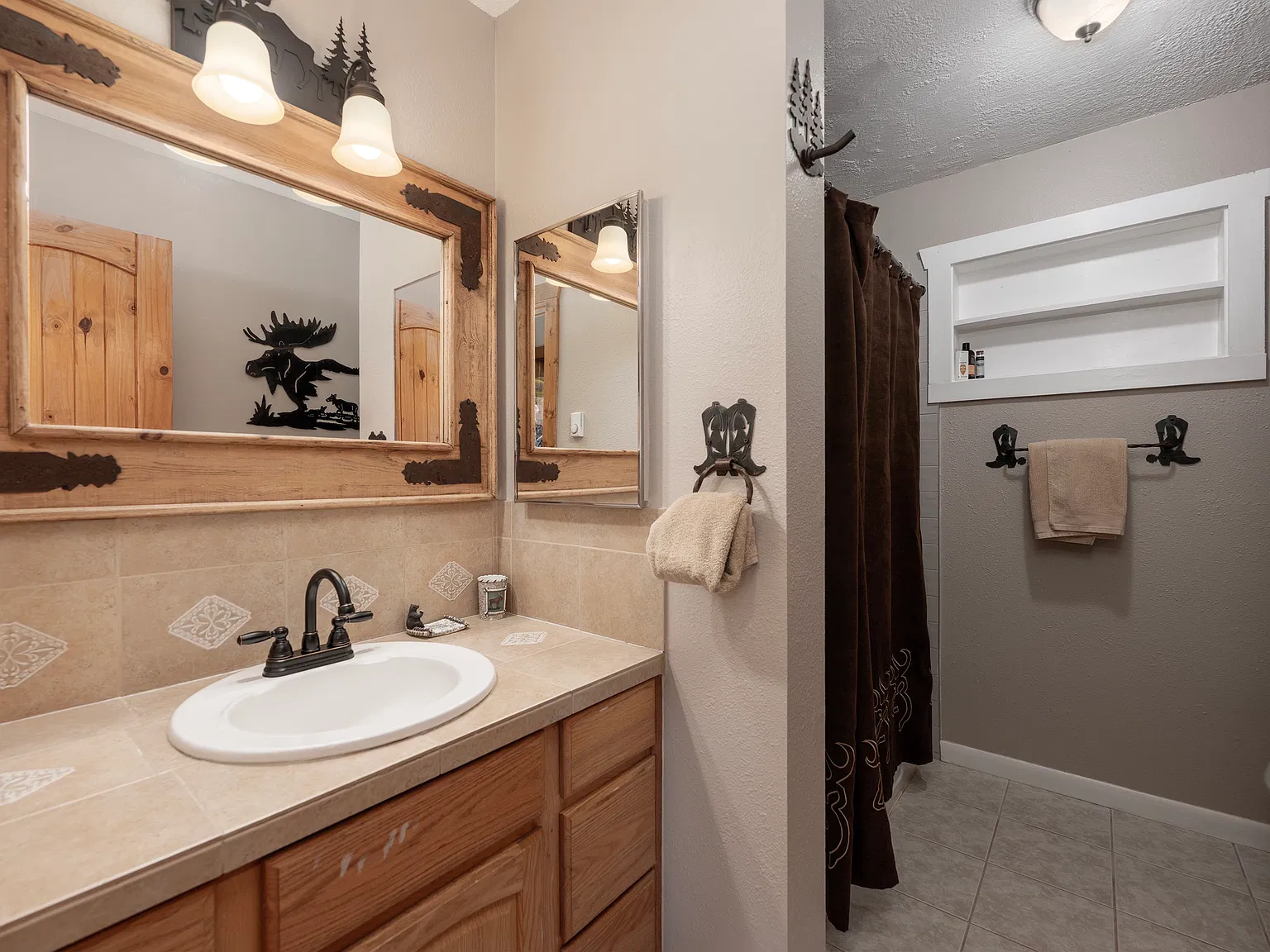 6 bed, 2800 sqft, $3,800 — Photo 4