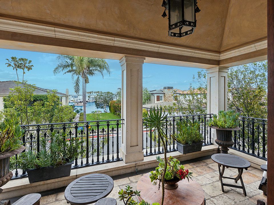 Beautiful bay view from the master loggia