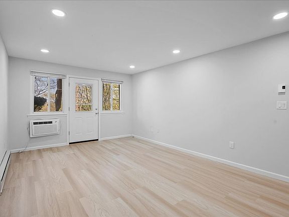 3rd image of 312 Woodland Hills Rd