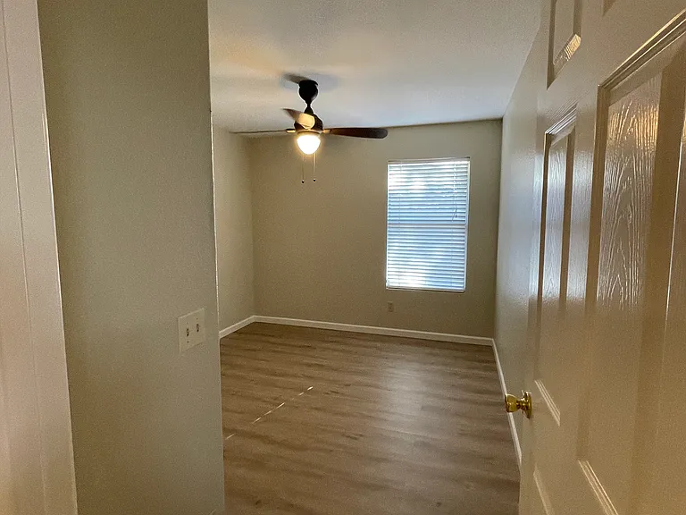 742 N Slate St — Photo 20