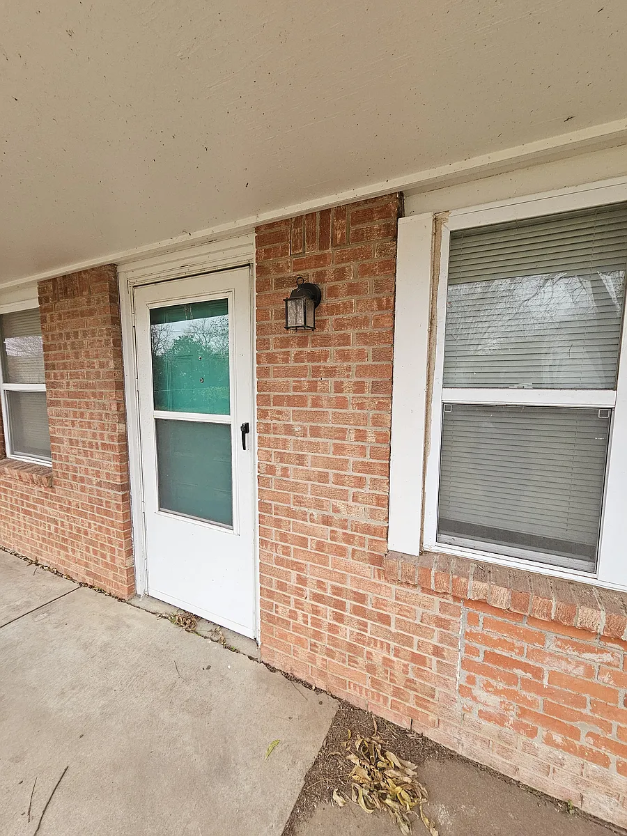 Building Photo - 1208 NW Dearborn Ave #C
