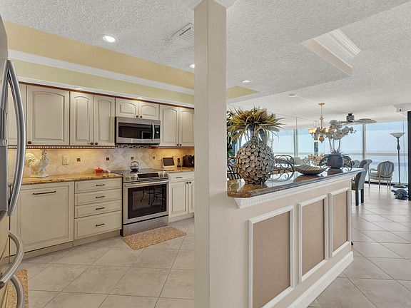 5th image of 10410 S Ocean Drive #1004