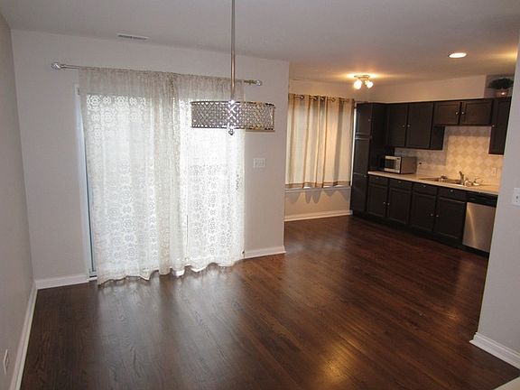 4th image of 2775 Woodmere Dr #2775