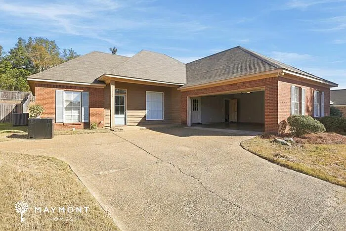 3 bed, 2.0 bath, 1784 sqft, $1,895 — Photo 2