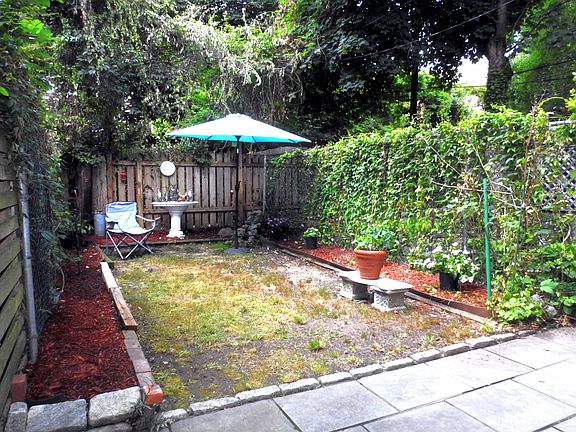 5th image of 180 Saint Jamess Place Gdn
