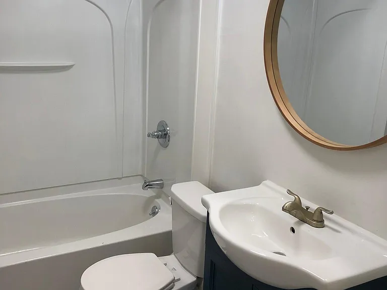 347 W Troy St — Photo 11