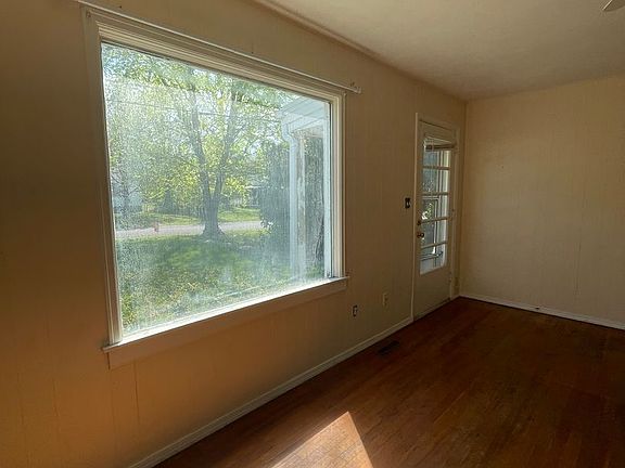 4th image of 1619 E McDaniel St