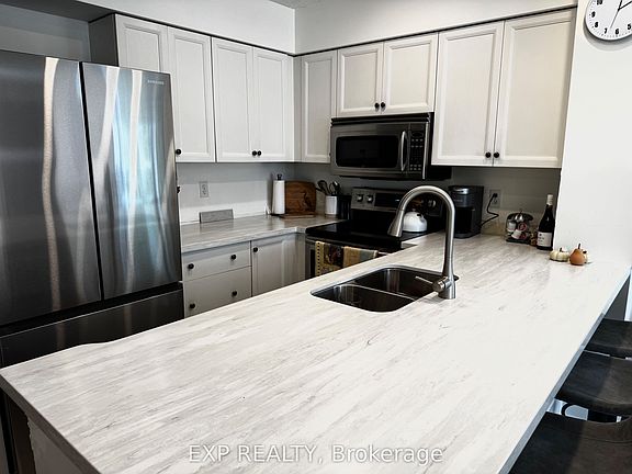 4th image of 330 Mariners Way #1