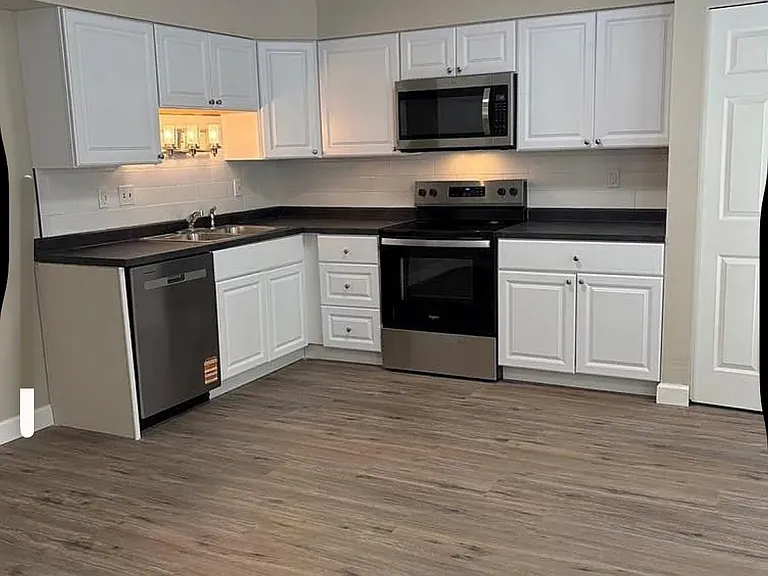7278 Hazelcrest Dr — Photo 2