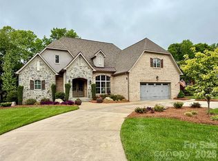 4025 Foxes Trl, Cramerton, NC 28032