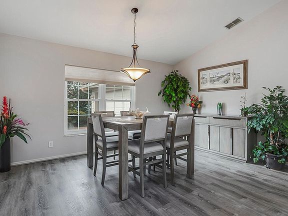 5th image of 28860 Regis Ct
