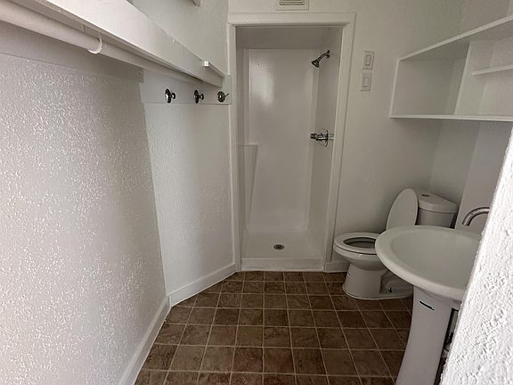 5th image of 1601 Francis St #10946609