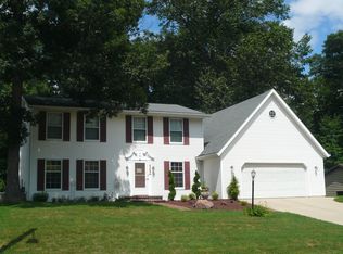 2134 Oakwood Dr, Green Bay, WI 54304