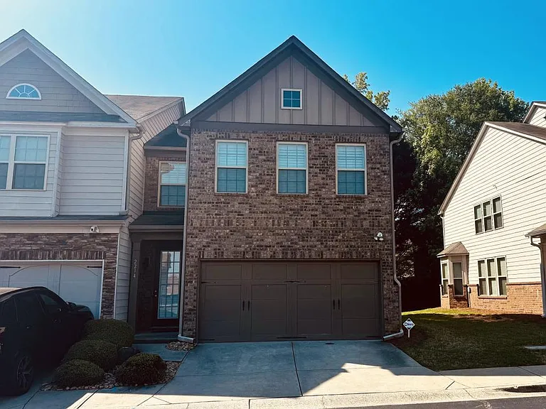2214 Spicy Pine Ln — Photo 1