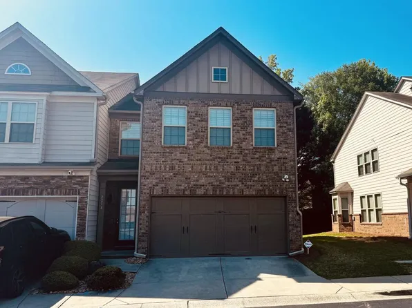 2214 Spicy Pine Ln, Lawrenceville, GA 30044