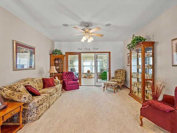 5th image of 3916 Maryhill Dr