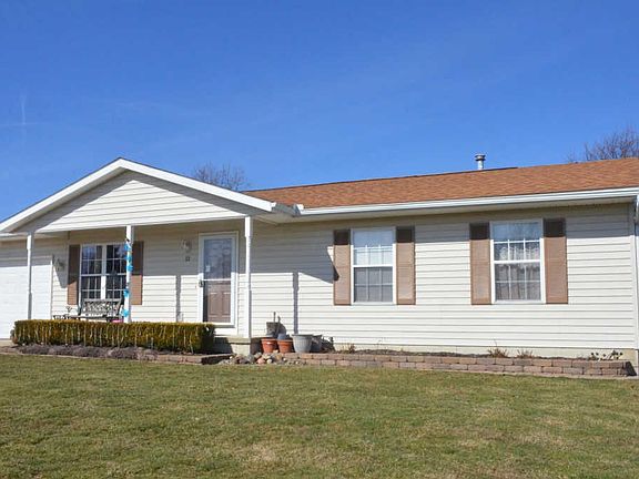 3rd image of 12 Lloyd Dr
