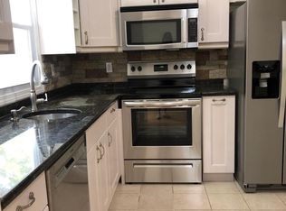 7 Ledgeville Ave, Foxboro, MA 02035