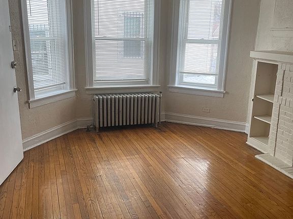 2nd image of 6415-6417 S Champlain Ave #6417-1N