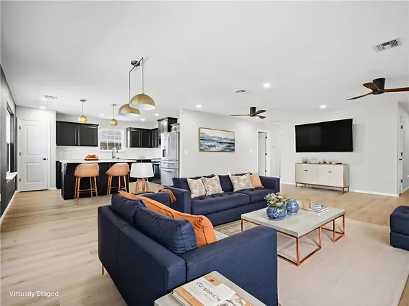 720 Madison Dr, Prairie Grove, AR 72753