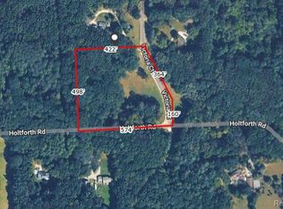 6065 Victoria Dr, Fenton, MI 48430