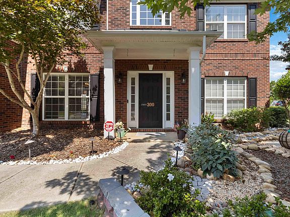 2nd image of 200 Rivanna Ln