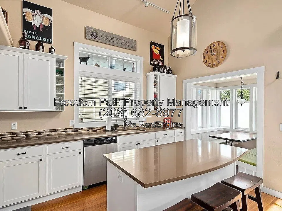 2 bed, 2.0 bath, 1168 sqft, $1,895 — Photo 4