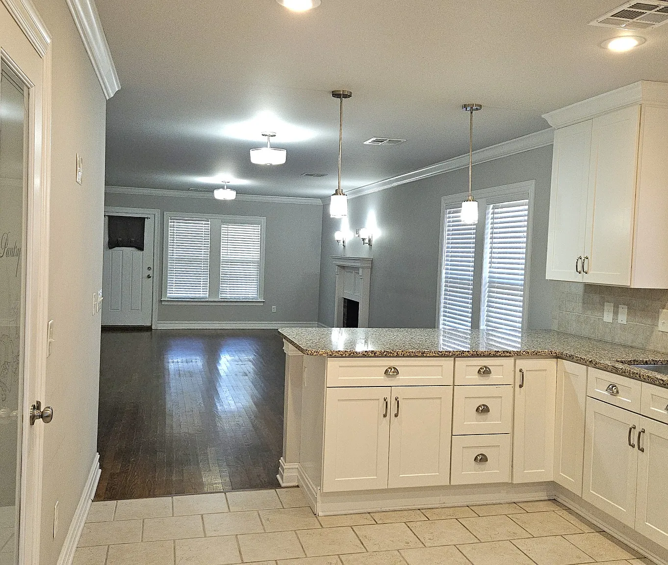 3 bed, 2.0 bath, 1347 sqft, $1,750 — Photo 3