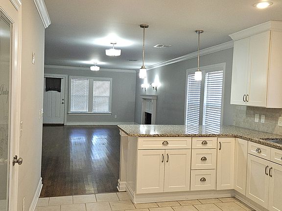 3rd image of 1411 S Gary Pl