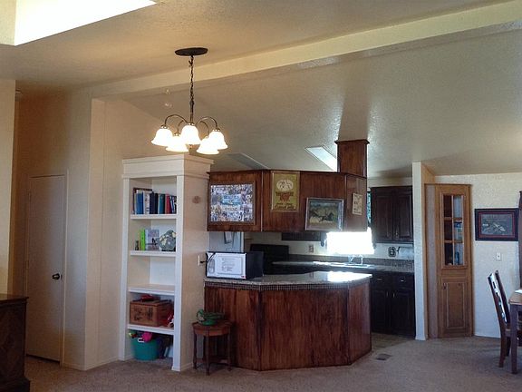 3rd image of 570 Nancy Ann Ln