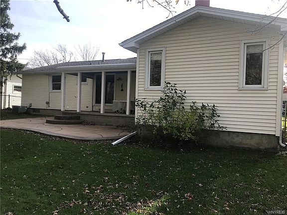 5th image of 38 Christopher Dr