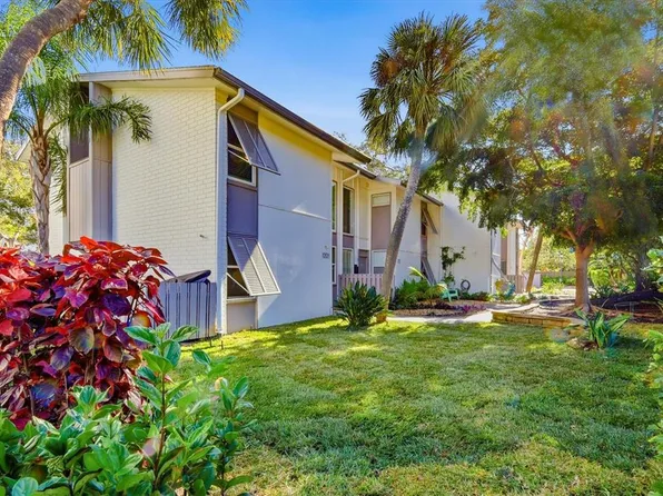 1201 E Peppertree Dr, Sarasota, FL 34242