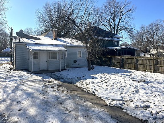 3rd image of 304 E Franklin St