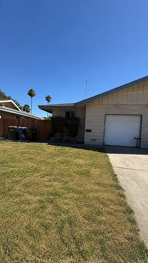 Loucreta 7900/7902 — Photo 1