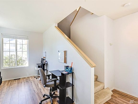 4th image of 18539 101st Ave E #133