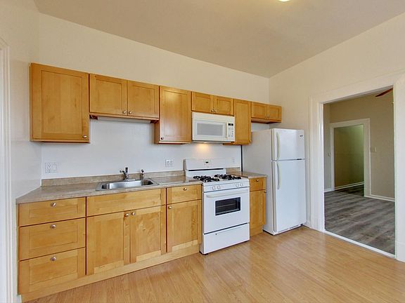 4th image of 3223 Folsom St #3223B