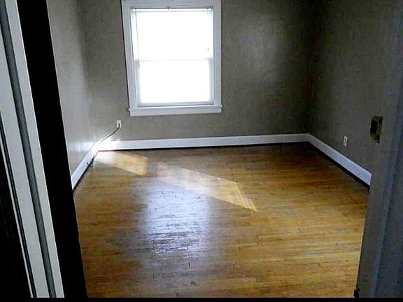 5th image of 2407 W Jackson St #B