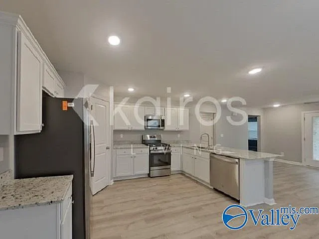 4 bed, 2.0 bath, 1775 sqft, $2,125 — Photo 4