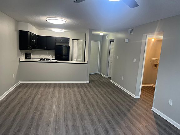 3rd image of 405 Harbison Blvd APT 315