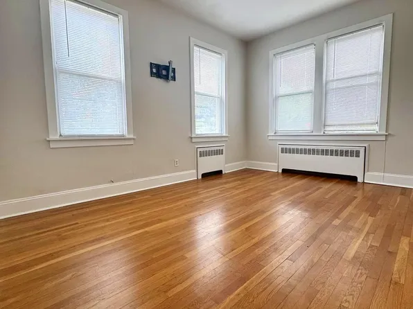 1 Dickinson St, Woodstown, NJ 08098