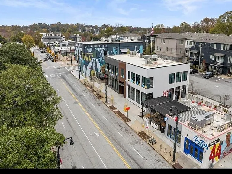 656 Bull St — Photo 25