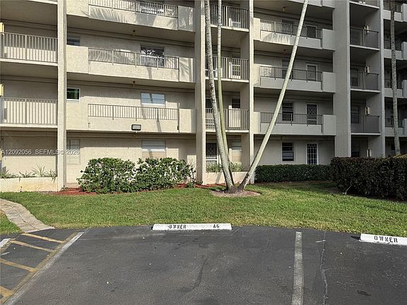 2nd image of 3940 Inverrary Blvd APT 106A