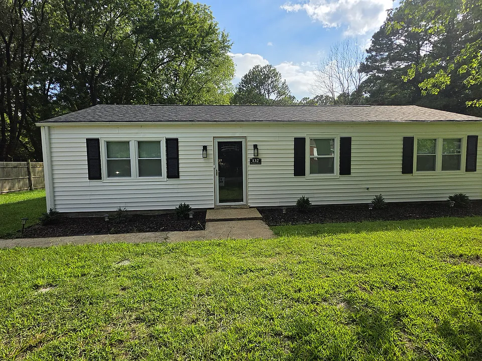 132 Walnut Dr