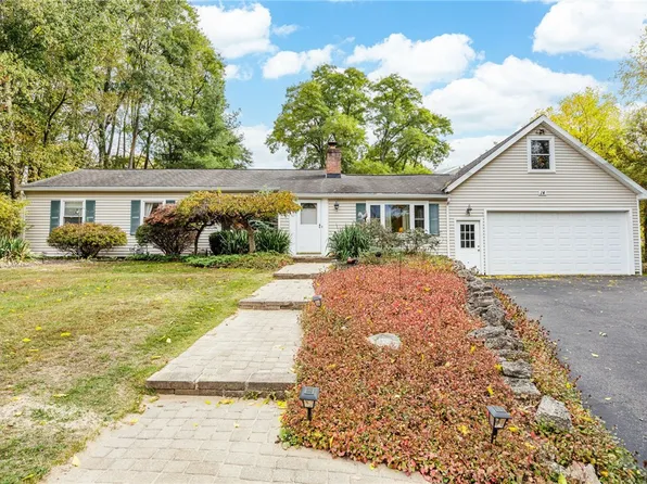 14 Red Fox Run, Pittsford, NY 14534