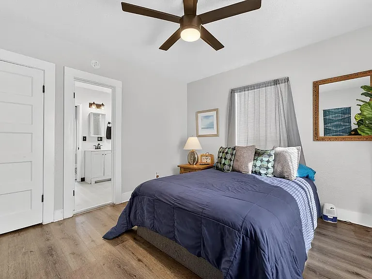 815 Oak St — Photo 14