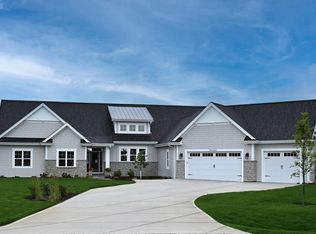 W279N8314 Hunter Ct, Hartland, WI 53029